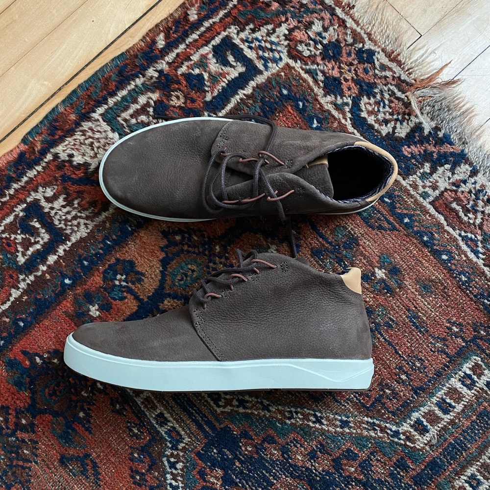 Olukai Chukka Boot, Mens Size 9.5, Brown Leather Insulated